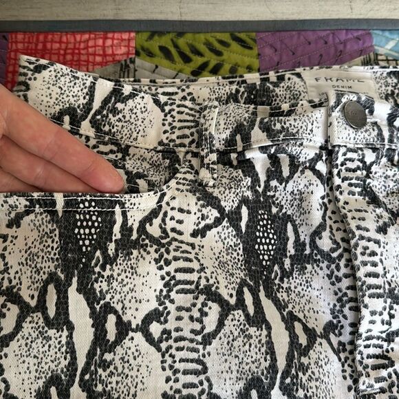 Frame Denim Le Mini Skirt Grey Python Snake Print Sz 31 - Picture 7 of 12